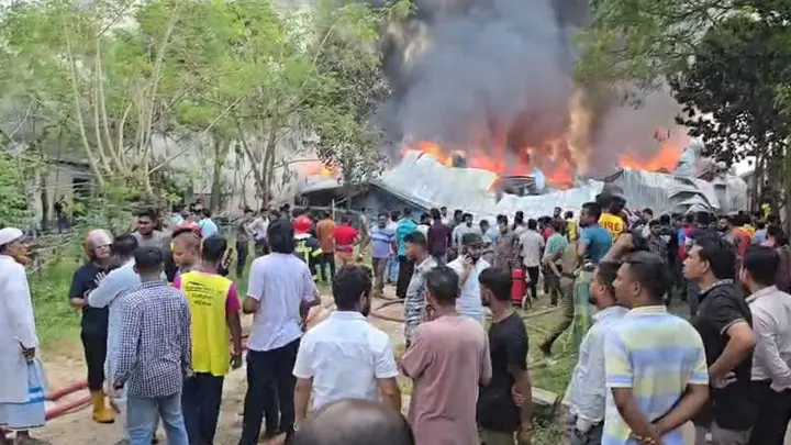 গাজীপুরে গুদামের আগুন পৌনে চার ঘণ্টায় নিয়ন্ত্রণে
