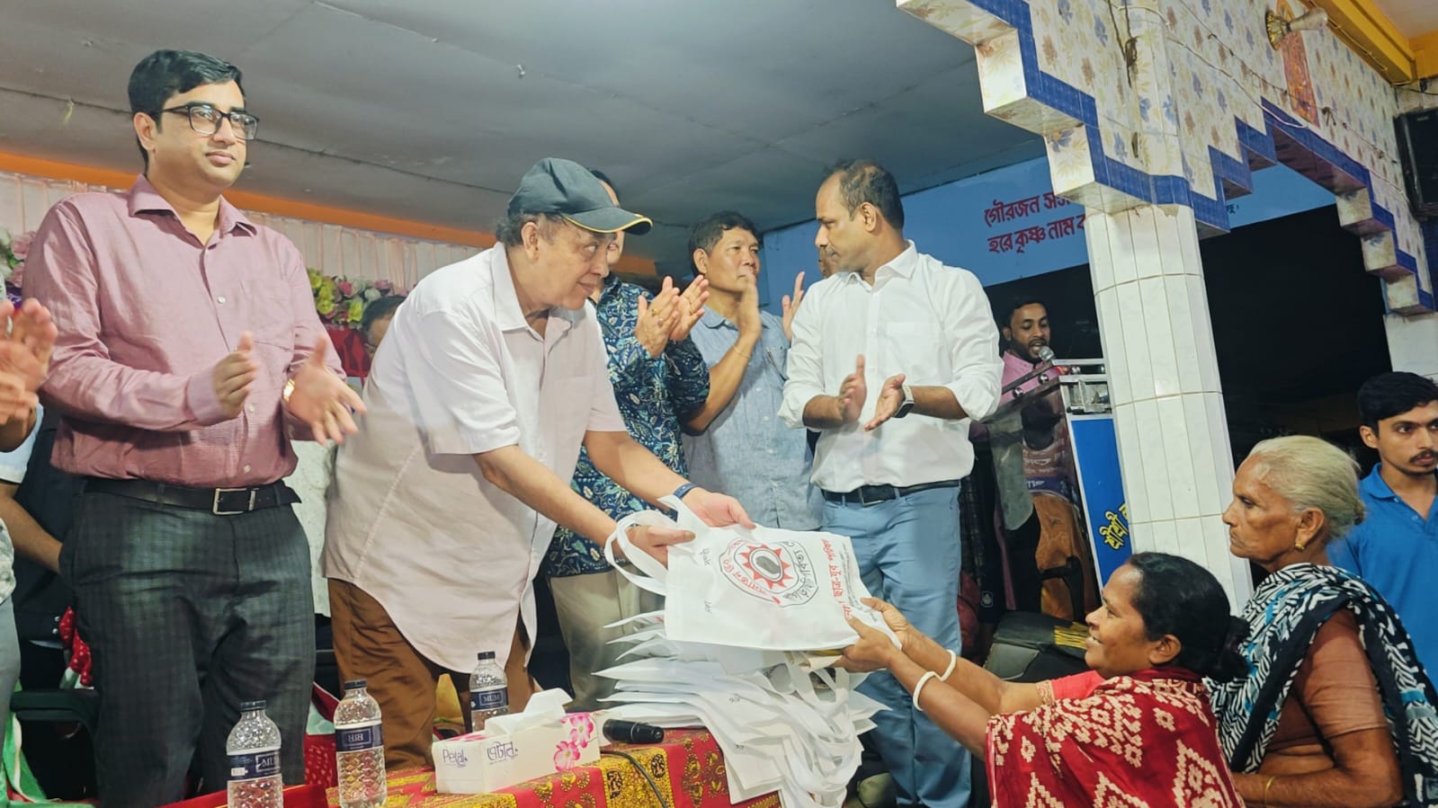 খাগড়াছড়িতে দেড় শতাধিক অসহায় মানুষের মাঝে বস্ত্রদান