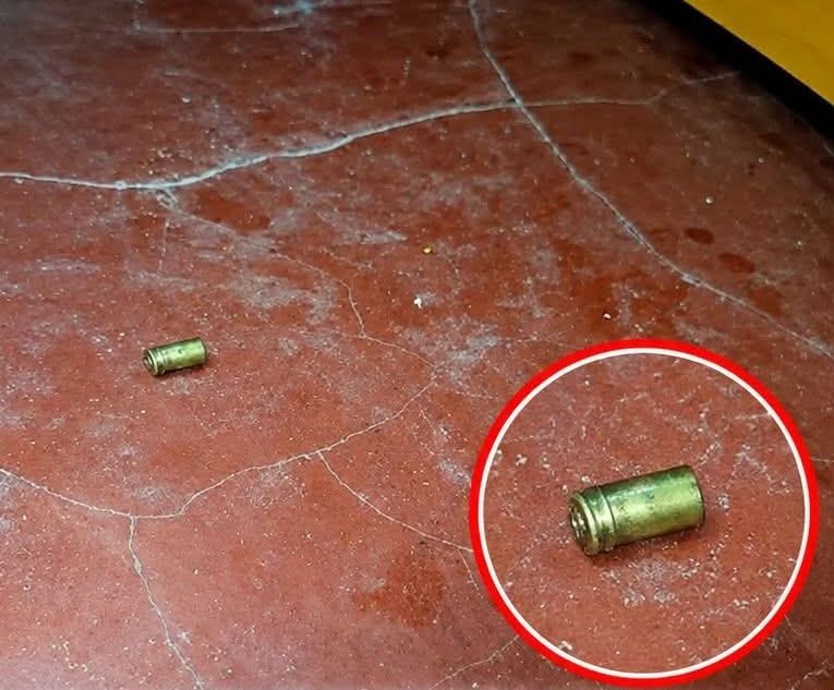 খুলনায় হেলমেটধারী দুর্বৃত্তদের গুলিবর্ষণ