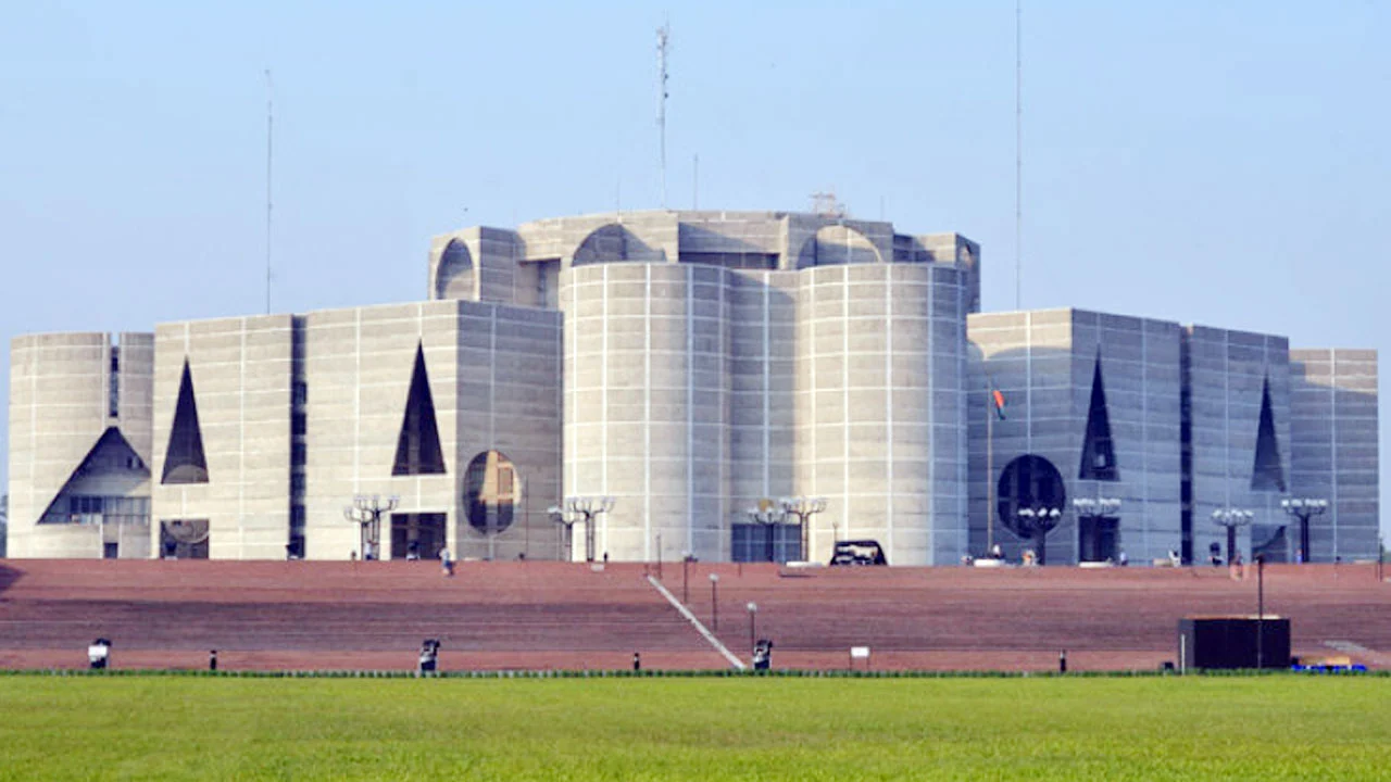 আ.লীগ আমলে নেওয়া অপ্রয়োজনীয় প্রকল্প বাদ