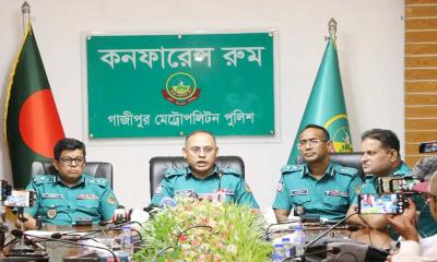 বাইমাইল নয় তাঁতীবাজার থেকেই পিচ্চি রাজার পলায়ন