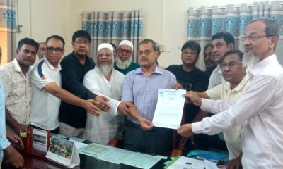 ৫ দফা দাবিতে রাজশাহী পাউবোর ঠিকাদার সমিতির স্মারকলিপি প্রদান