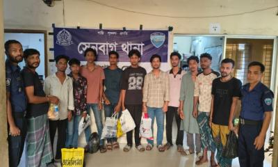 নোয়াখালীর সেনবাগে পিকআপে চড়ে ‘জয় বাংলা’ স্লোগান, ৯ কিশোরকে আটক করে  পুলিশে দিল ছাত্রদল 