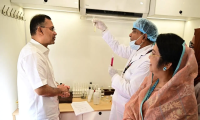 নিরাপদ খাদ্য পরীক্ষার ভ্রাম্যমাণ ল্যাব পরিদর্শন করলেন প্রধানমন্ত্রী
