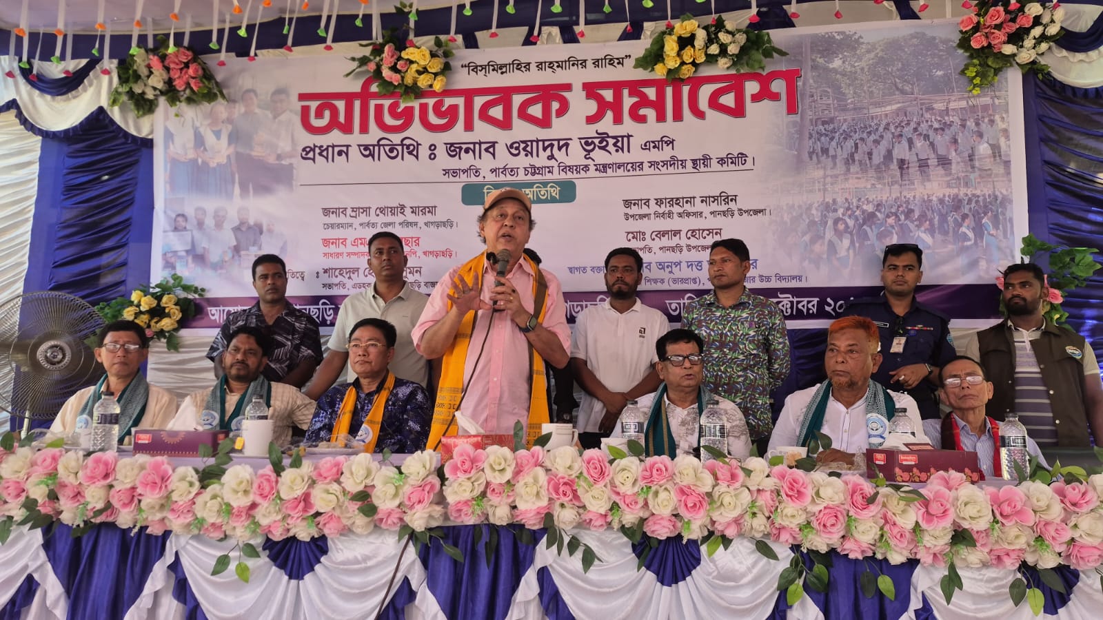 অবৈধ অস্ত্রধারীদের অস্ত্র রেখে আলোচনায় বসার আহবান