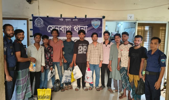 নোয়াখালীর সেনবাগে পিকআপে চড়ে ‘জয় বাংলা’ স্লোগান, ৯ কিশোরকে আটক করে  পুলিশে দিল ছাত্রদল 