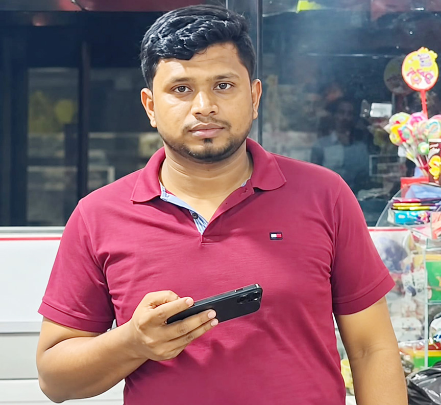 পটিয়া ভূমি অফিসে ঝাড়ুদার থেকে রেকর্ডকিপার ফরহাদের দাপট