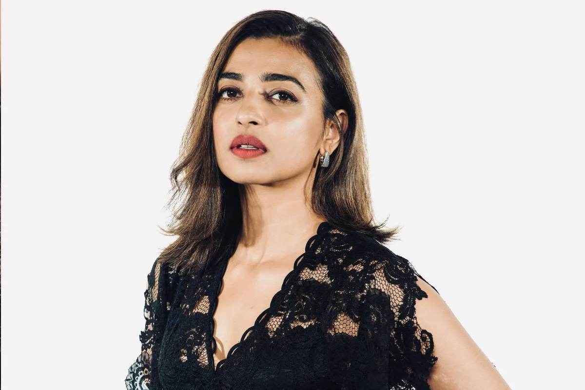 ‘অভিনেত্রী হয়েছি বলে কি ব্যক্তিগত জীবন থাকবে না?’—প্রশ্ন রাধিকার