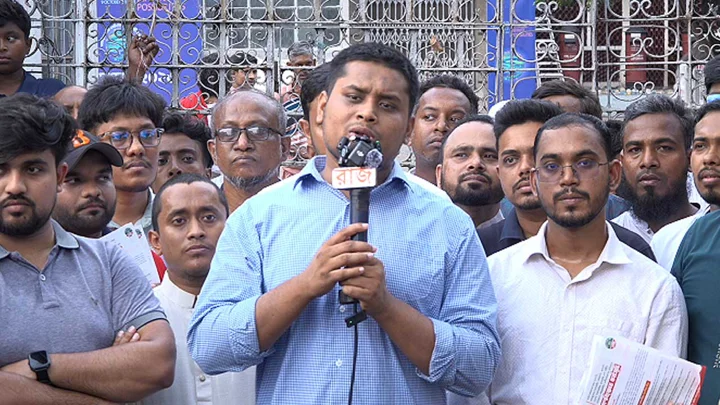 শুনতে পাচ্ছি আইজিপি অস্ট্রেলিয়ায় বাড়ি কেনা শুরু করেছে: হাসনাত