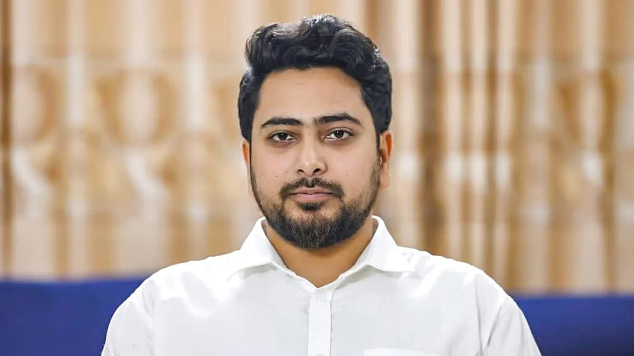 শত্রুর সাথেও আমাদের ইনসাফ করা শিখতে হবে: নাহিদ ইসলাম