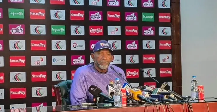 এমন অস্থিরতা কি এবারই প্রথম?’পাল্টা প্রশ্ন সিমন্সের