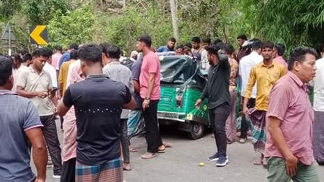 রাঙামাটিতে অটোরিকশা-পিকআপের সংঘর্ষে নিহত ৫