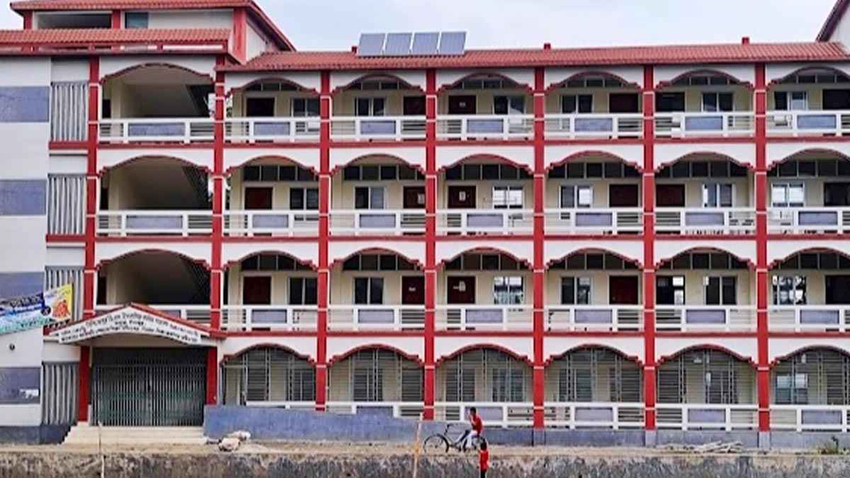 দাখিল পরীক্ষায় ৫ শিক্ষার্থী বহিষ্কার, ৪ শিক্ষককে অব্যাহতি