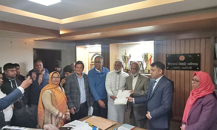 নরসিংদী-২ আসনে মনোনয়নপত্র জমা দিলেন মঈন খান