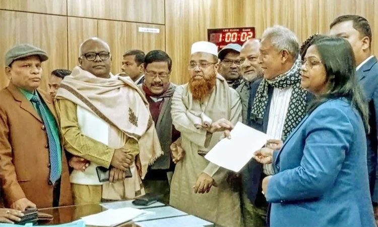 কুড়িগ্রামে ধানের শীষের প্রার্থী কায়াকোবাদের মনোনয়নপত্র দাখিল