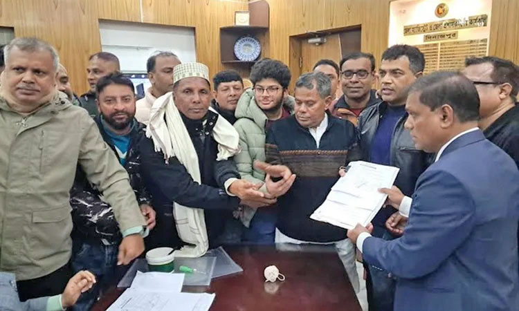 দিনাজপুর-৩ আসনে বিএনপির সৈয়দ জাহাঙ্গীর আলমের মনোনয়নপত্র দাখিল