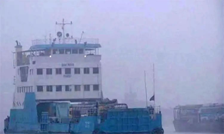 ১০ ঘণ্টা পর আরিচা-কাজিরহাটের মধ্যে ফেরি চলাচল পুনরায় শুরু 