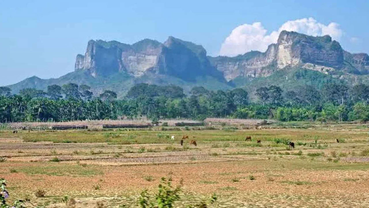 মিয়ানমার থেকে ছোড়া গুলিতে টেকনাফে শিশু নিহত