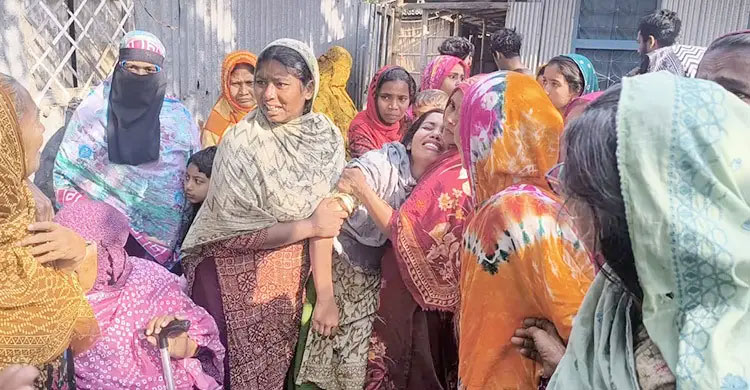 উঠানে দাদির, সরিষা ক্ষেতে নাতনির বিবস্ত্র মরদেহ উদ্ধার